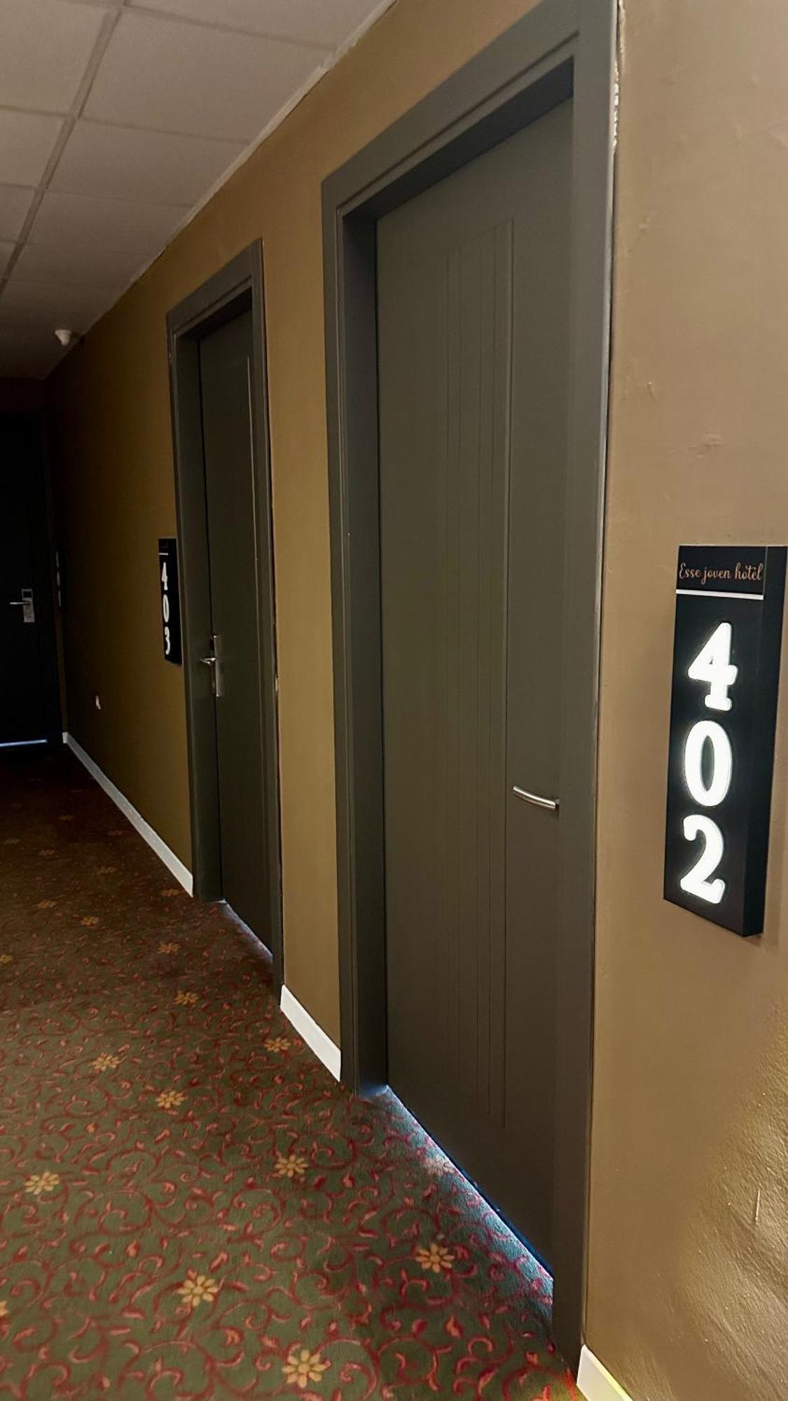 Esse Joven Hotel Antalia Esterno foto